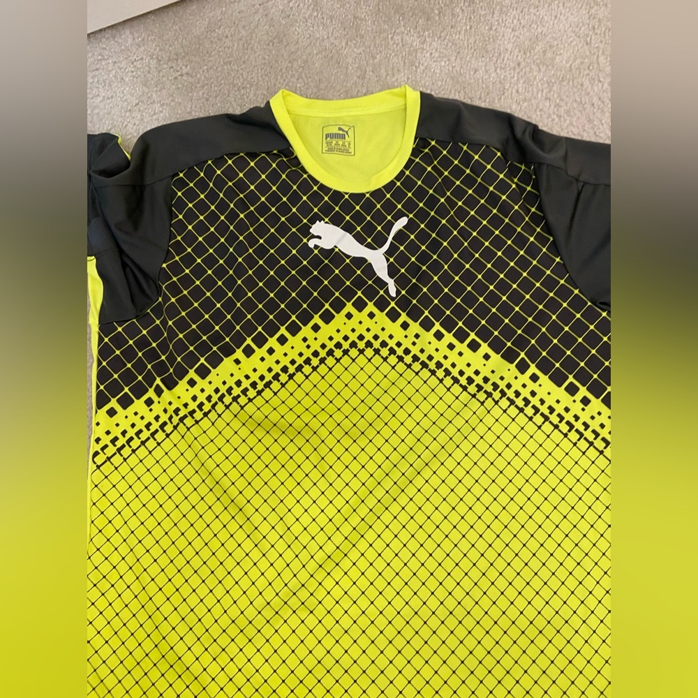 Puma Men's soccer Tshirt,size XL used